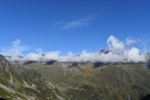 Wolken im Stubaital, Österreich